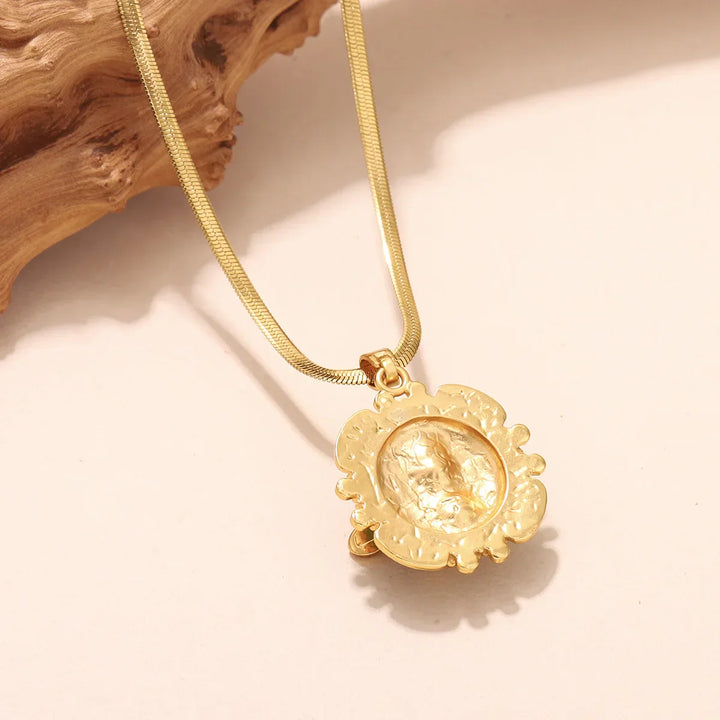 Chic Bee Pendant Necklace in Turquoise Gold