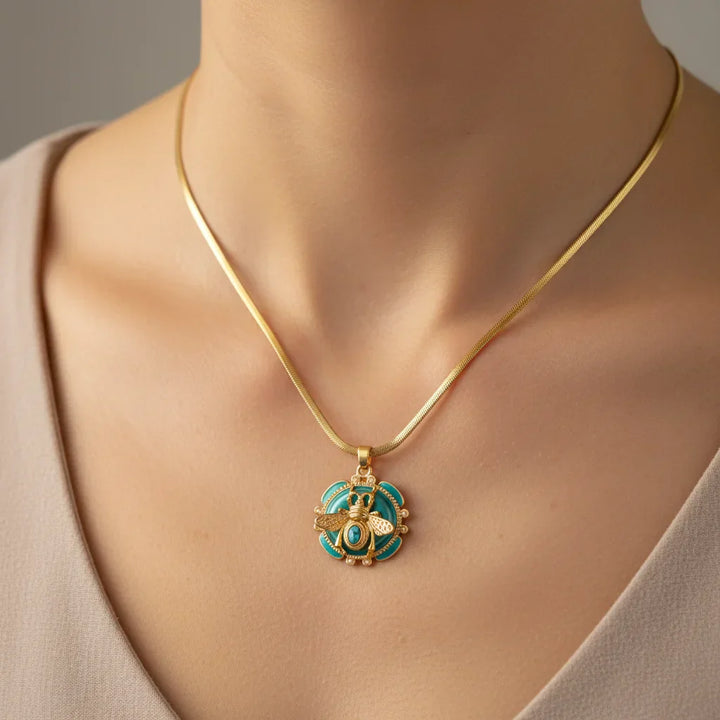 Chic Bee Pendant Necklace in Turquoise Gold