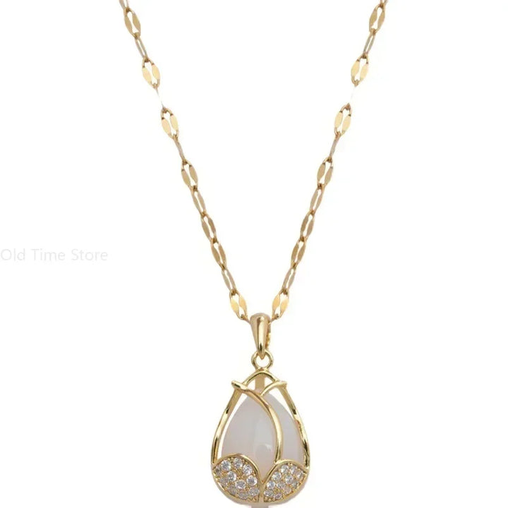 Elegant Rose Crystal and Gold Pendant Necklace