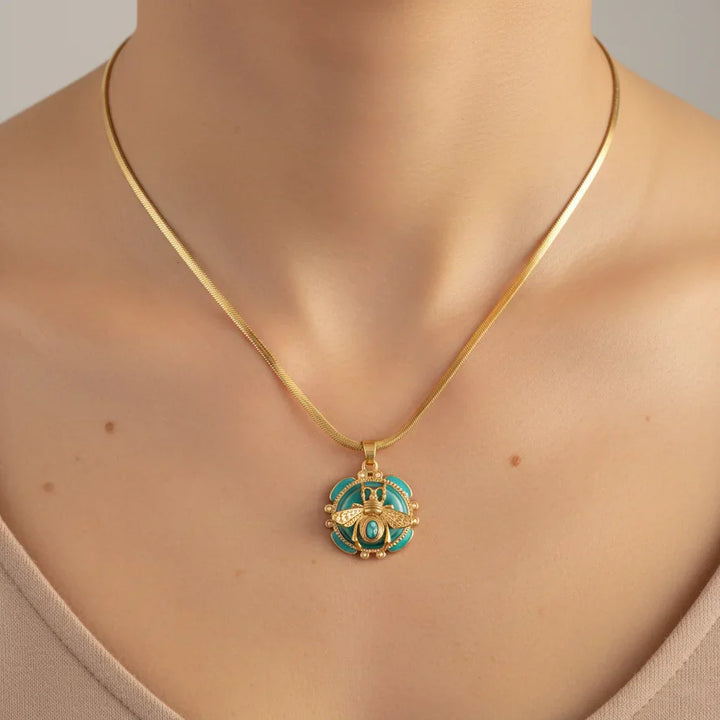 Chic Bee Pendant Necklace in Turquoise Gold