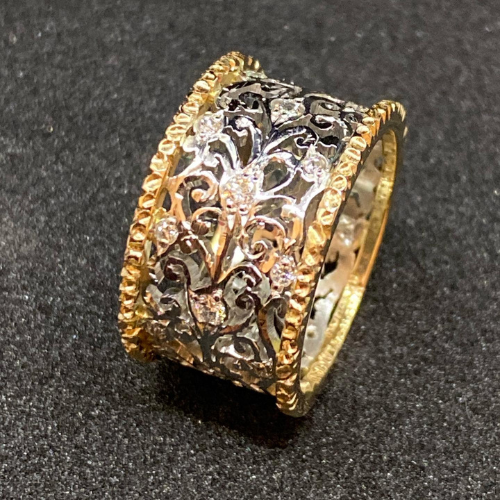 Mika - Ivy Ring in Vintage Zirconia