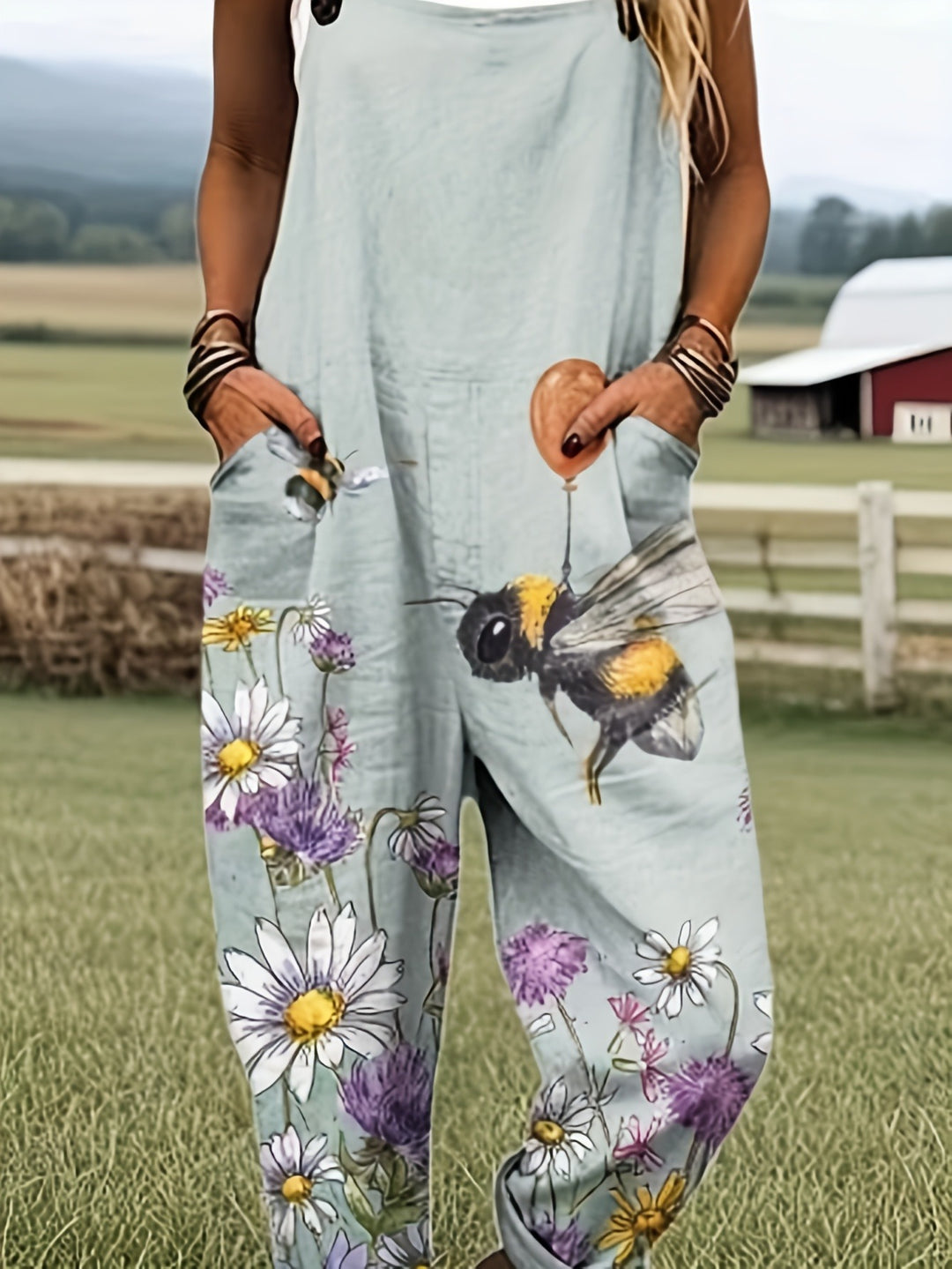 Plus Size - Plus Size - Plus Size Dames Casual Bedrukte Overalls, met een Landelijke Stijl met Bij- en Bloemmotieven. Deze Loszittende Zomer Werkbroeken zijn Perfect voor een Frisse Look.