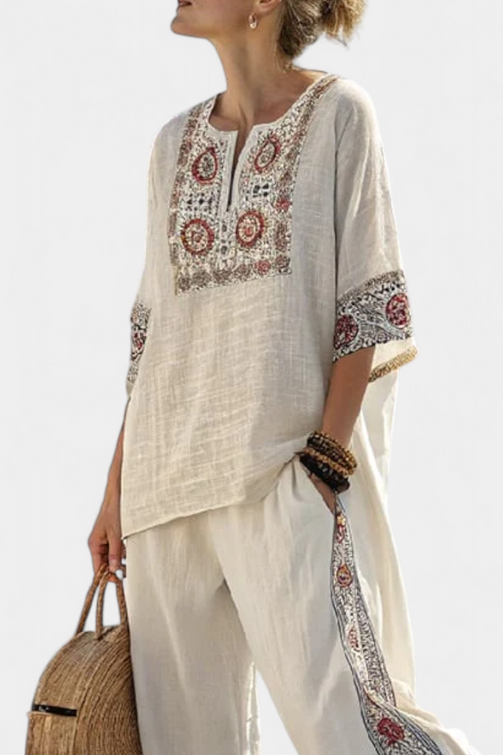 Tiziana – essential embroidered blouse and wide trousers
