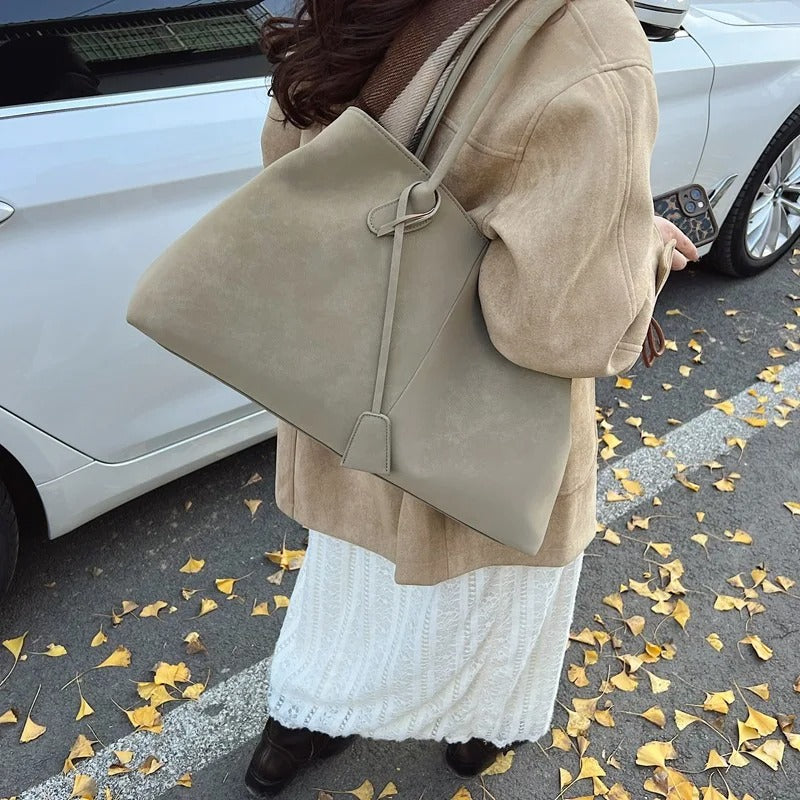 Vienna - Elegant Maxi Tote