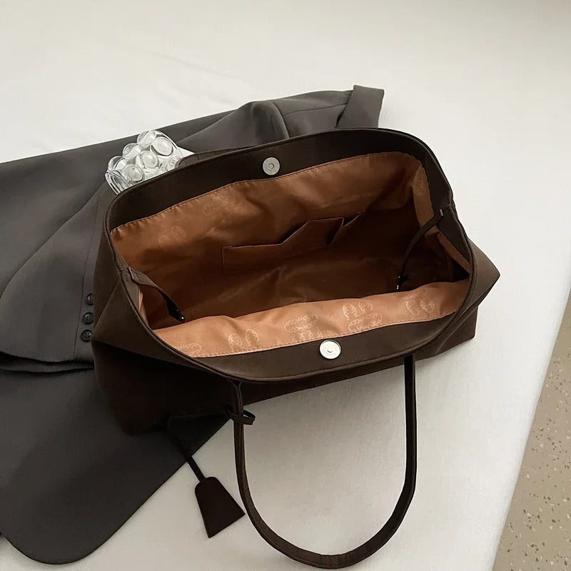 Vienna - Elegant Maxi Tote